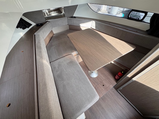 slider 7 Beneteau Flyer 9 Sundeck